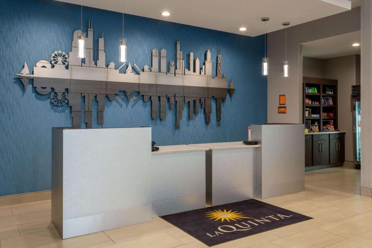 La Quinta Inn & Suites By Wyndham Shorewood מראה חיצוני תמונה