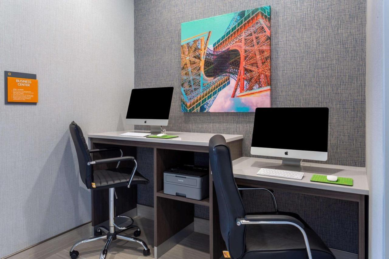 La Quinta Inn & Suites By Wyndham Shorewood מראה חיצוני תמונה