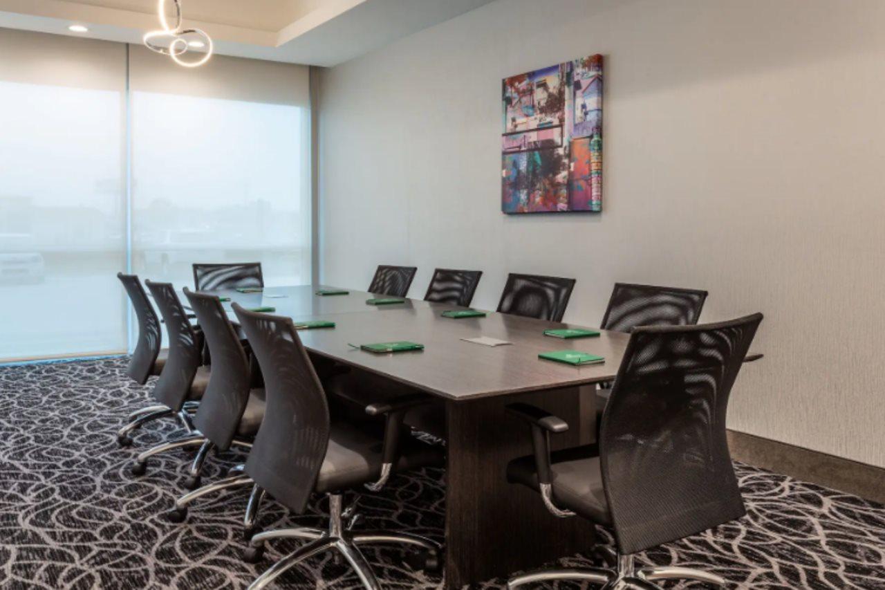 La Quinta Inn & Suites By Wyndham Shorewood מראה חיצוני תמונה